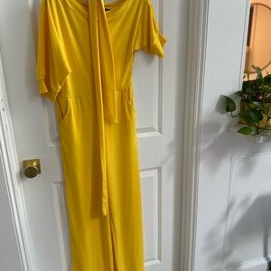 Uniques Vibrant Yellow Pantsuit